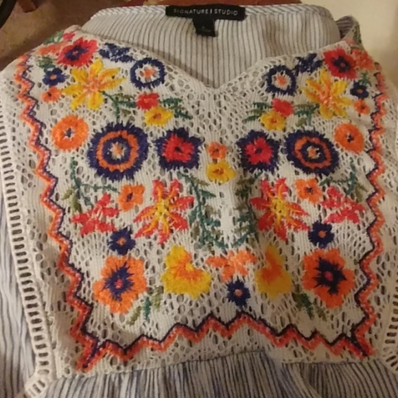 Signature Studio top,size L, pinstripes - Picture 5 of 8